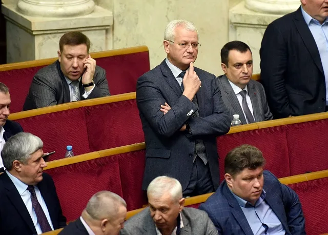 Шлях НАЗЯВО: крок уперед, два кроки назад?