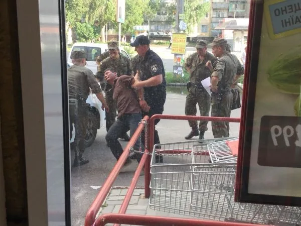 Как в Херсоне полиция и нацгвардия усмиряли пьяного