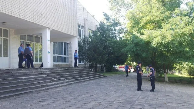 В 183-м избирательном округе новая волна сообщений о минировании избирательных участков