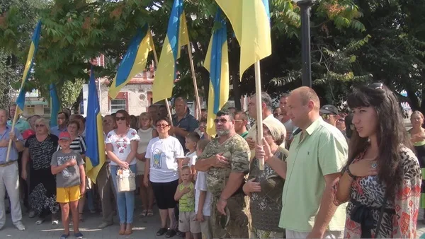 Как Геническе спели Гимн Украины и передавали эстафету Киеву