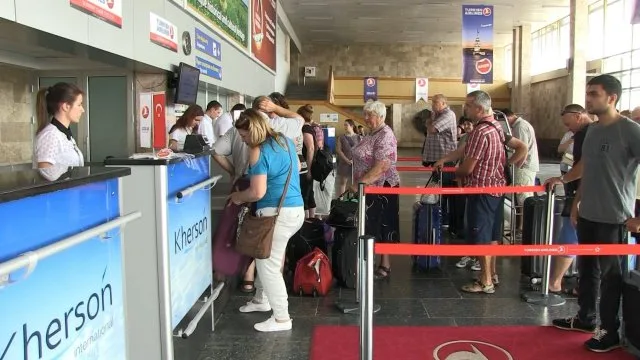 Боятся ли херсонцы летать в Стамбул?
