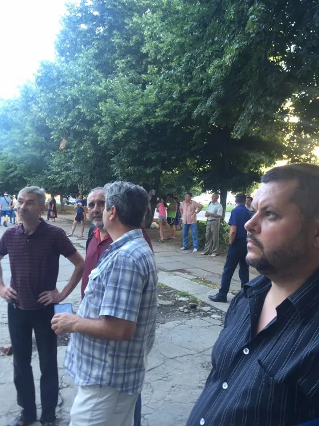 В Херсоне обвалившийся карниз здания серьезно травмировал прохожую