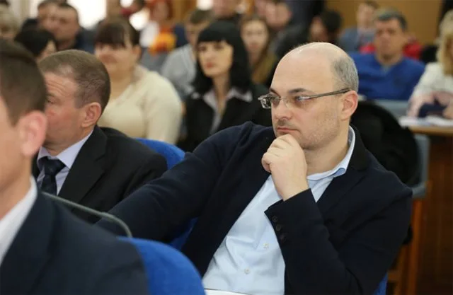 “То, что вытворяет Дмитриев с посипаками, просто шокирует”, – херсонский журналист о главном “бюджетнике” города