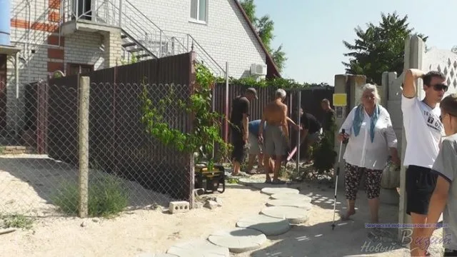Как на Арабатке заборы сносили