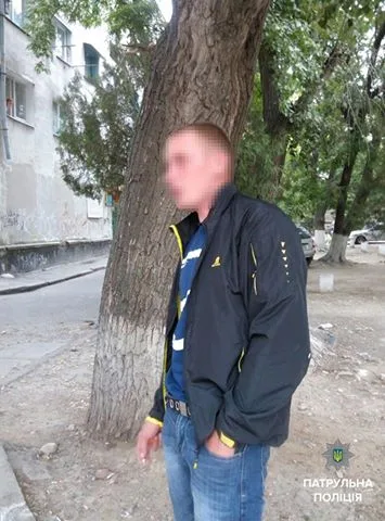 В Херсоне патрульные полицейские задержали воров-наркоманов и нашли похищенный телефон