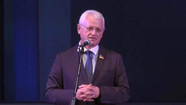 Співаковський знає, як не втратити фундаментальну фізико-математичну освіту