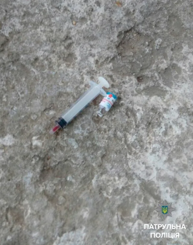 В Херсоне патрульные полицейские задержали воров-наркоманов и нашли похищенный телефон