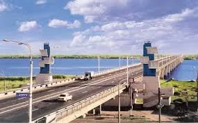Из-за протеста лесников затруднен проезд по Антоновскому мосту