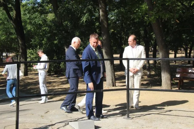 Миколаенко попытался сегодня поднять настоящую пушку, а Гордеев – рассмотреть дно крепостного колодца