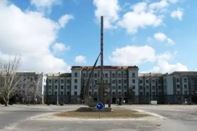 Судьбу монумента “Слава труду” в Новой Каховке решат до конца года