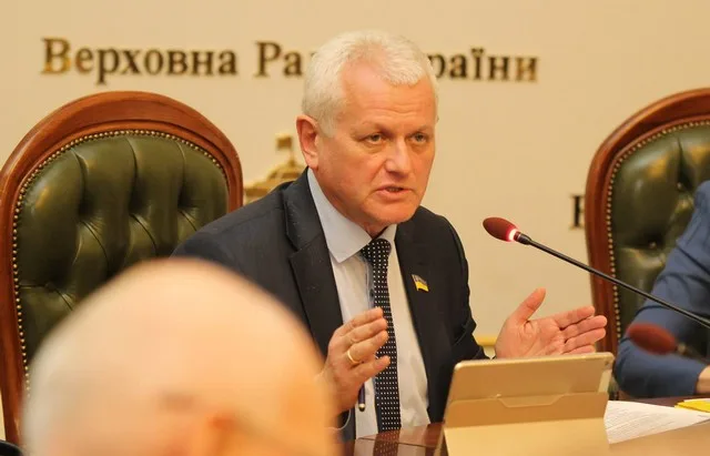 Не электронными декларациями едиными…