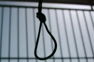 В Каховке 9-классница повесилась на “шведской стенке”