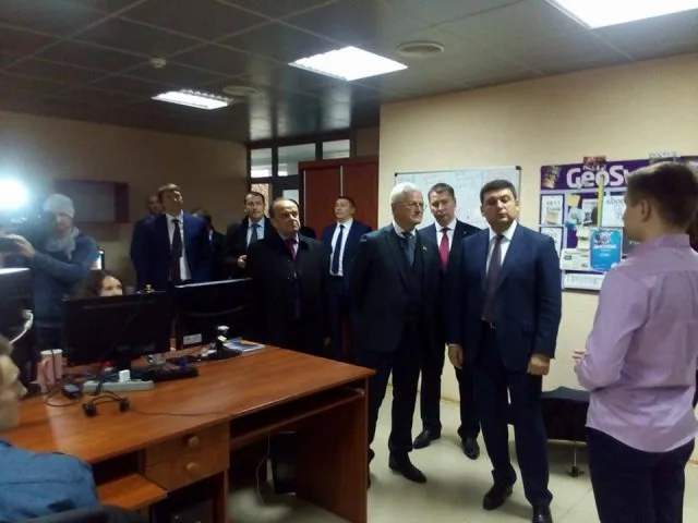 Гройсман сегодня побывал в херсонском офисе американской аутсорсинговой компании DataArt