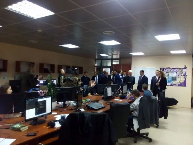 Гройсман сегодня побывал в херсонском офисе американской аутсорсинговой компании DataArt
