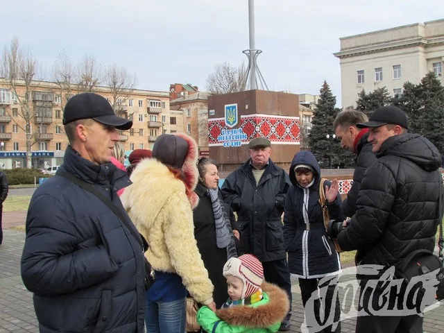 Сегодня возле ОГА митинговали за отставку Порошенко