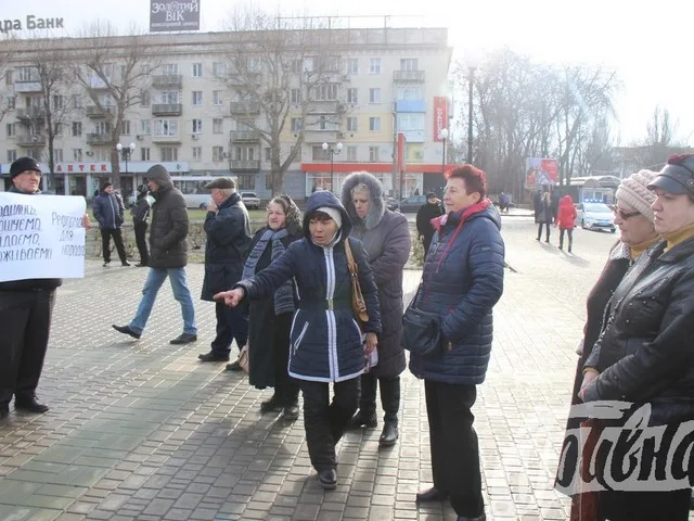 Сегодня возле ОГА митинговали за отставку Порошенко
