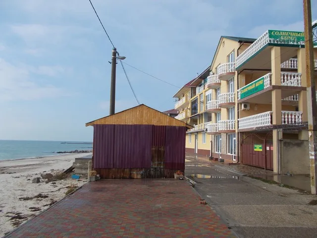 В Железном Порту набережную “зачищают” от незаконных МАФов