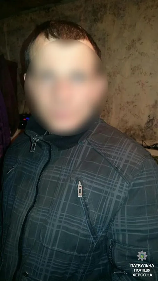 Патрульные полицейские накрыли в Херсоне наркопритон