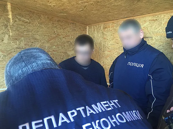 На “Чонгаре” задержали взяточников, которые наладили контрабанду в Крым