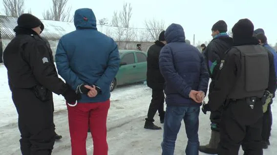 На Херсонщине задержали банду, грабившую склады и ангары фермеров