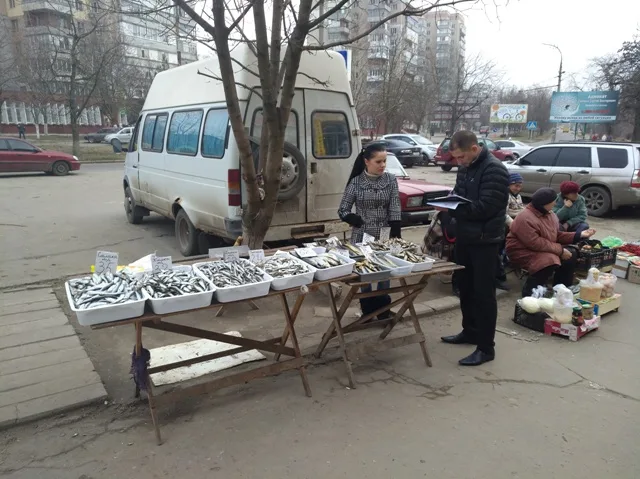 В Херсоне продолжается борьба с уличными торговцами