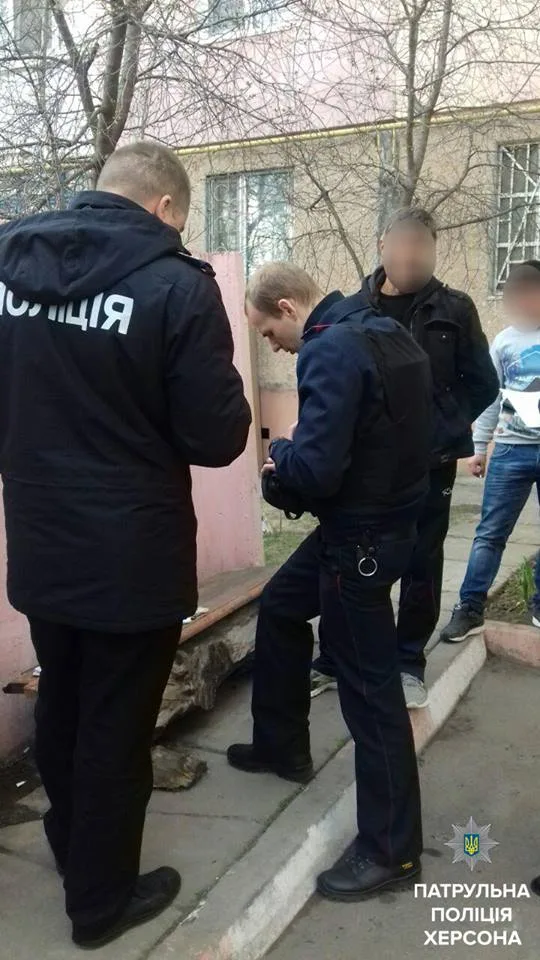 Херсонские патрульные за выходные 5 раз выявляли вещества, похожие на наркотики