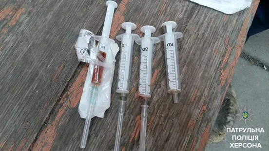 Херсонские патрульные за выходные 5 раз выявляли вещества, похожие на наркотики