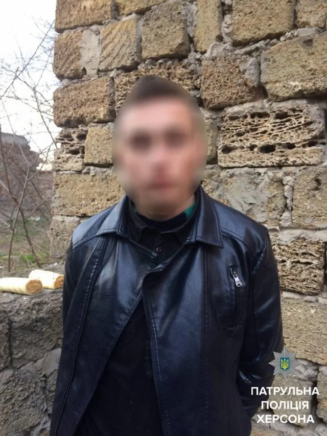 Херсонские патрульные за выходные 5 раз выявляли вещества, похожие на наркотики