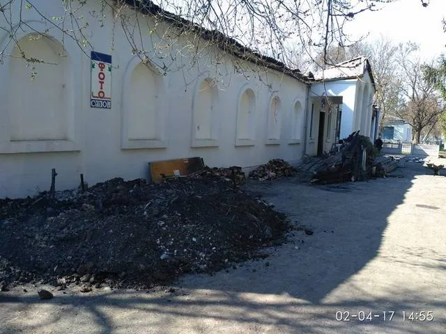 В Чаплынке местные жители спасают остатки сгоревшего музея