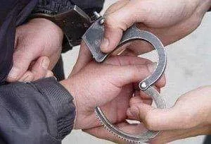 Полиция задержала херсонца, подозреваемого в краже люков
