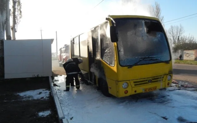 В Скадовске утром горел пассажирский автобус