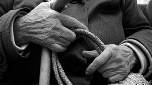 Житель Каховки ограбил родную мать: в полиции сообщили детали преступления