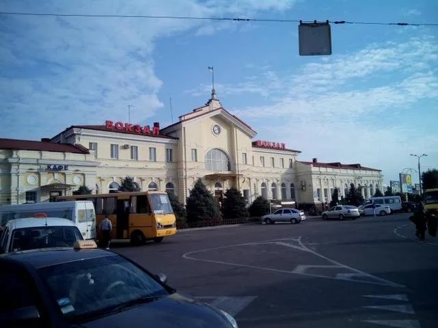 На Привокзальной площади Херсона могут появиться 10 новых МАФов