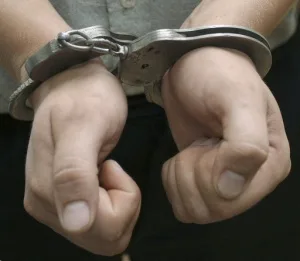 Скадовские оперативники задержали подозреваемых в ограблении пенсионерки