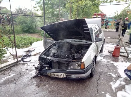 В Нововоронцовке из-за неправильного ремонта едва не сгорела иномарка