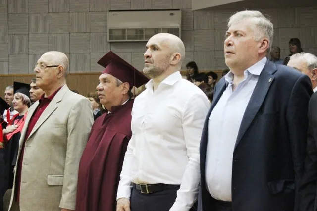 Владислав Мангер принял участие в торжественном вручении дипломов магистров