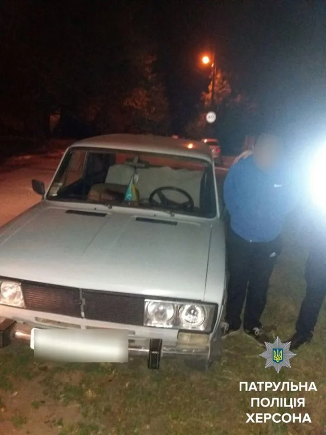 Патрульные задержали в Херсоне автомобильного вора «на горячем»