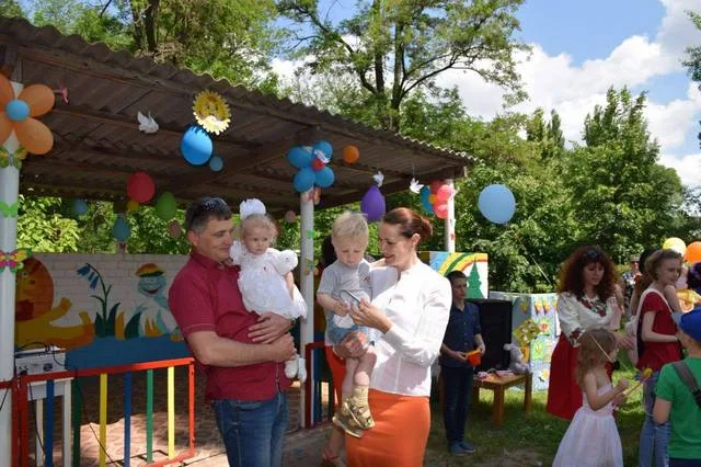 Херсонские депутаты поздравили детей и персонал областного Дома ребенка с Днем защиты детей