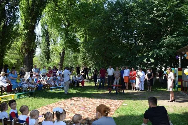 Херсонские депутаты поздравили детей и персонал областного Дома ребенка с Днем защиты детей