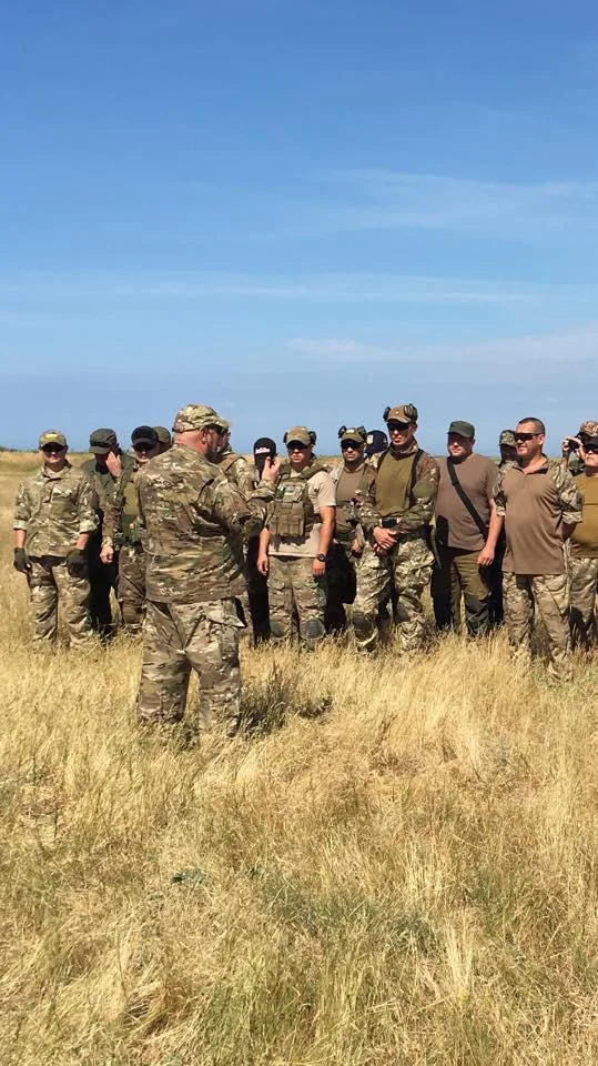 На Херсонщине  проходят совместные военные  учения 56-й бригады и территориальной обороны