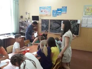 В Новокаховский школе №3 в рамках образовательного проекта GoCamp работал волонтер из Египта
