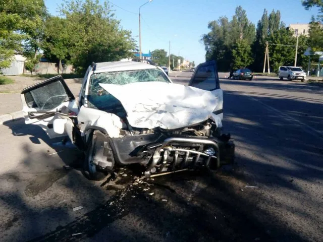 Полиция расследует причины ДТП в Геническе, во время котоого пострадали 4 человека