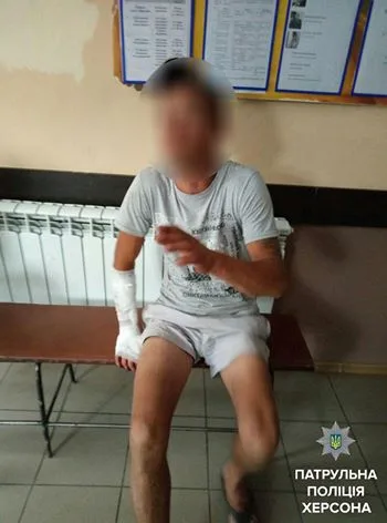 Херсонские полицейские спасли людей от соседа с ножом