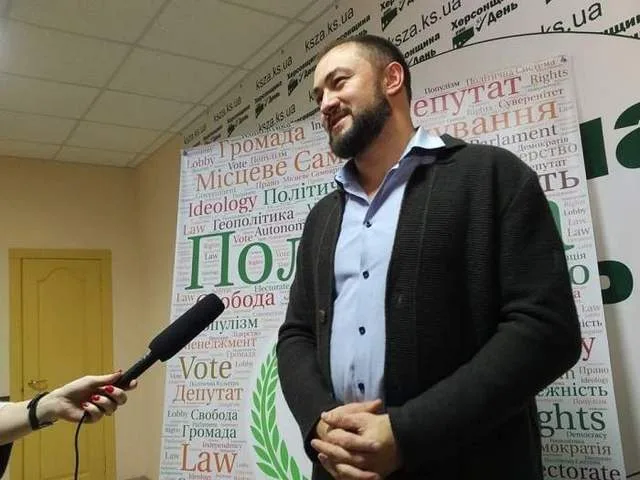 Николаевские активисты не одобрили, что “их” депутат проводит лекцию в Херсоне