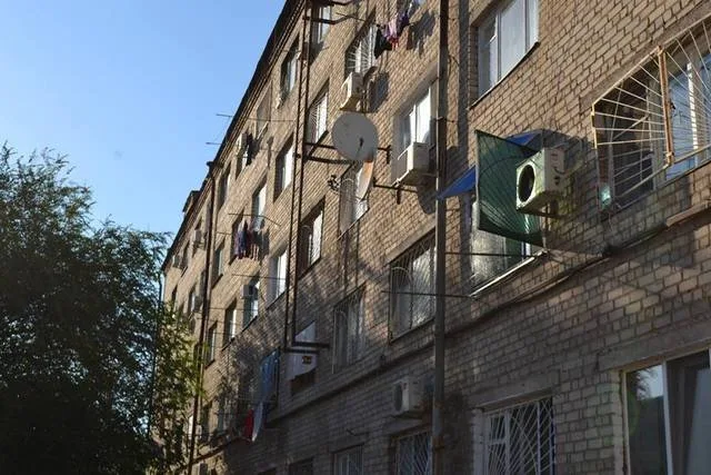 В Каховке жители борются за чистоту подъездов … стихами