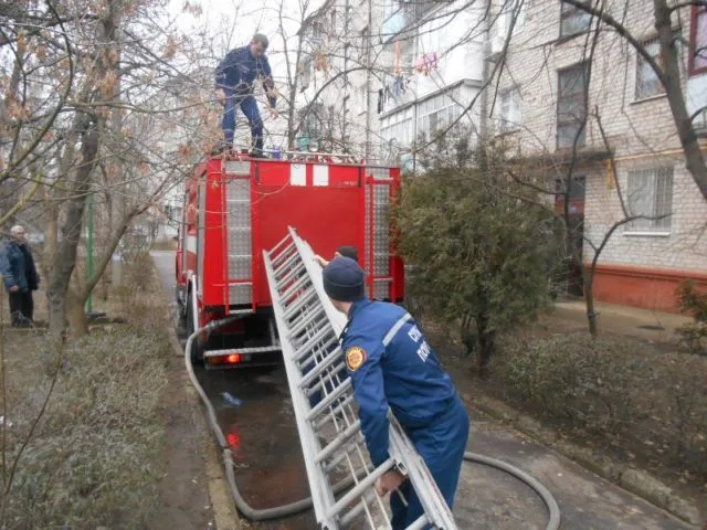 В новокаховской квартире во время пожара погибла пожилая пара