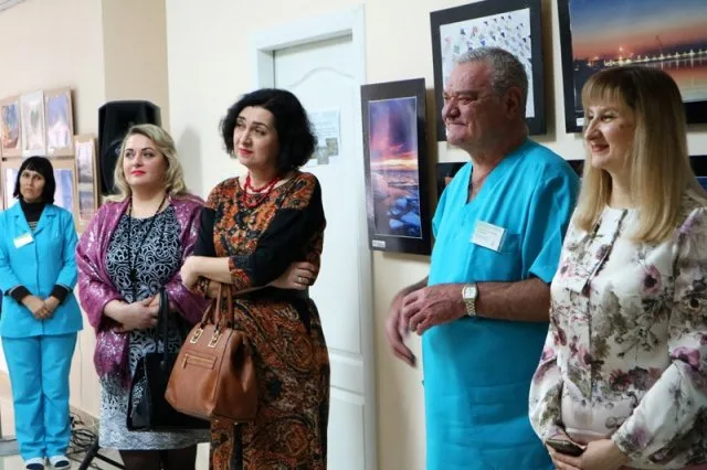 С любовью к жизни. Выставка фотоклуба “Парус” в Херсонском онкодиспансере
