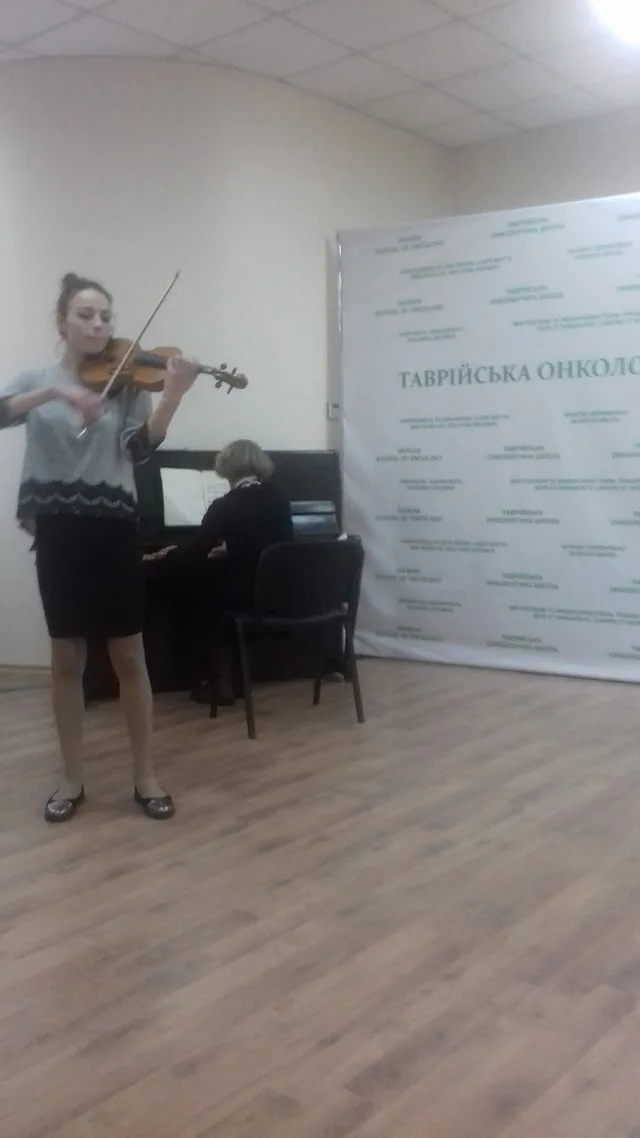 В Херсонском онкодиспансере прошел концерт студентов музыкального училища