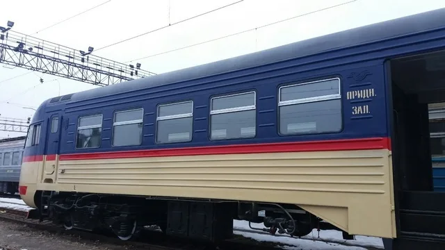 Электропоезд из Днепра до Геническа обновили