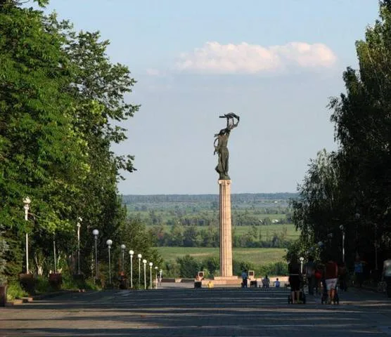 На остановке “Парк Славы” будет МАФ?